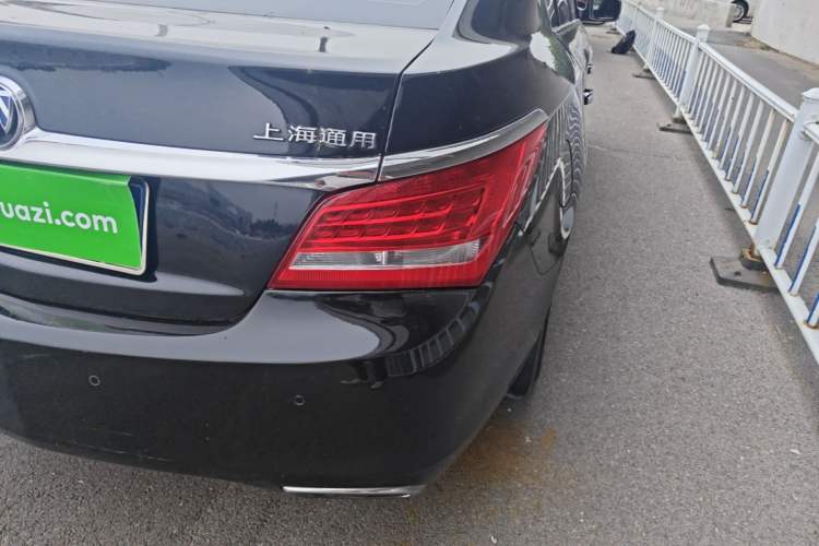 Used Buick LaCrosse 2013 2.4L SIDI Luxury Comfort Edition Right Rear Taillight