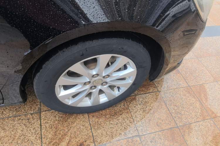 Used Buick LaCrosse 2013 2.4L SIDI Leading Comfort Version Right Rear Wheel Hub