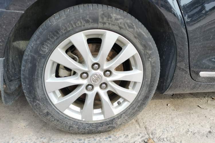 Used Buick LaCrosse 2013 2.4L SIDI Leading Comfort Version Right Rear Wheel Hub