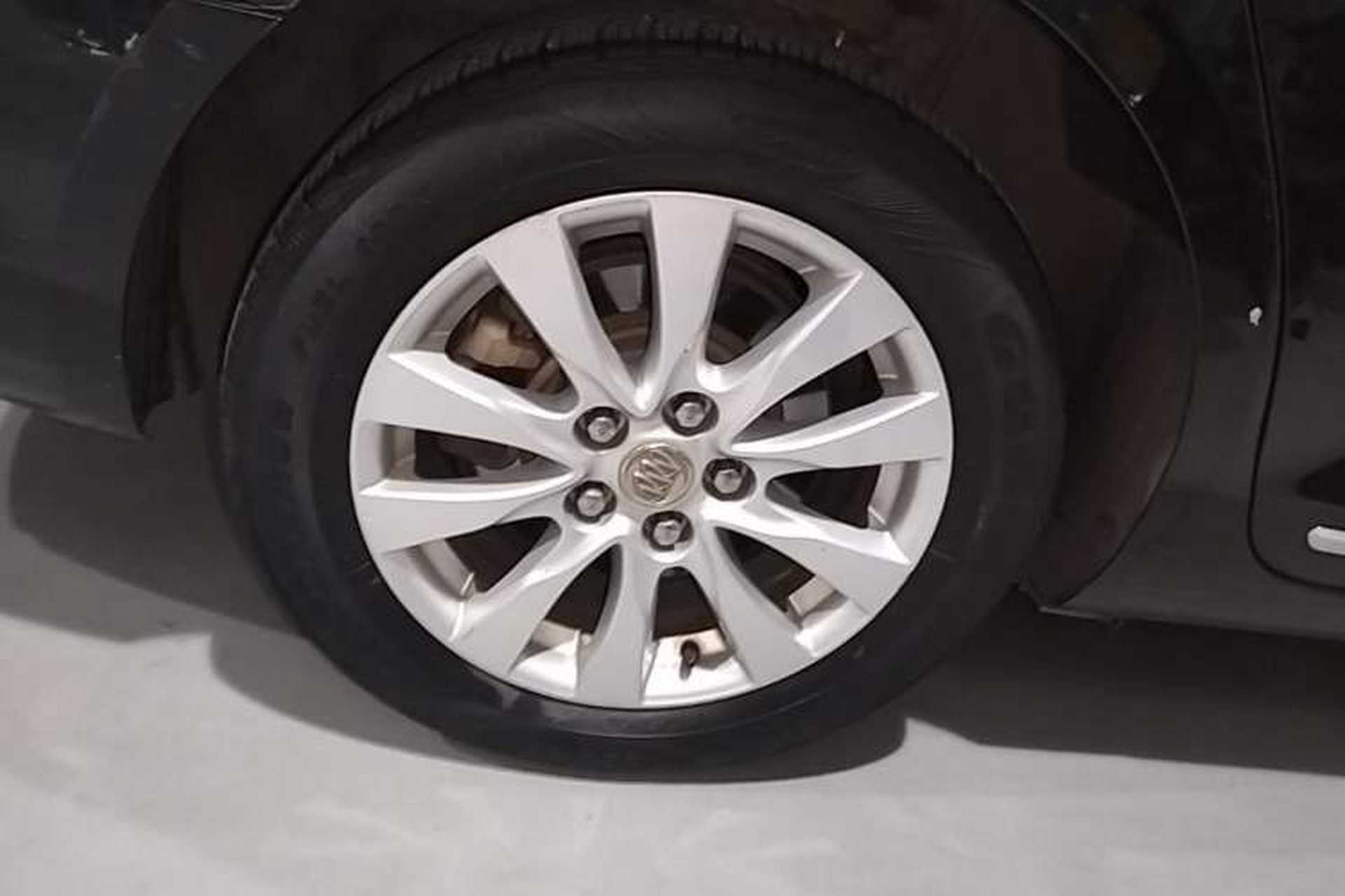 Used Buick LaCrosse 2013 2.4L SIDI Leading Comfort Version Right Rear Wheel Hub