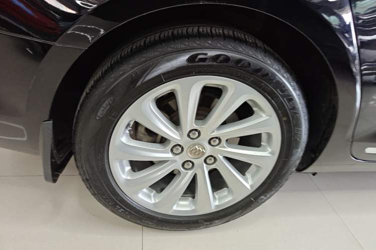 Used Buick LaCrosse 2013 2.0T SIDI Elite Tech Version Right Rear Wheel Hub