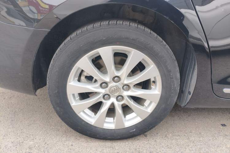 Used Buick LaCrosse 2013 2.4L SIDI Leading Comfort Version Right Rear Wheel Hub