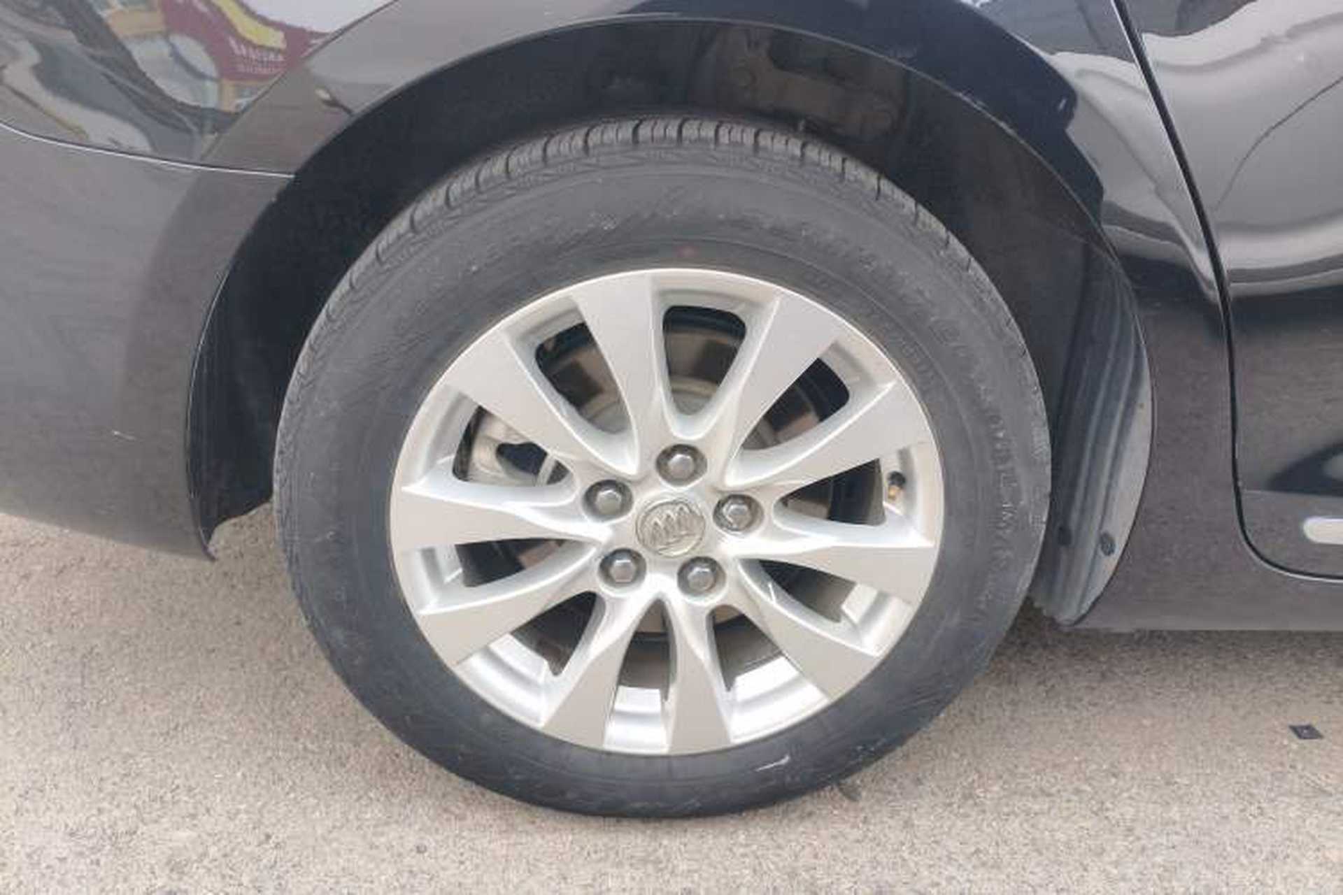 Used Buick LaCrosse 2013 2.4L SIDI Leading Comfort Version Right Rear Wheel Hub