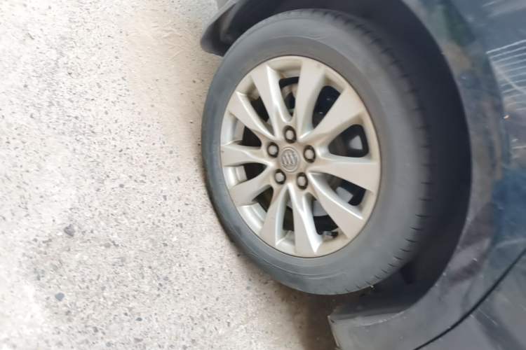 Used Buick LaCrosse 2013 2.4L SIDI Leading Comfort Version Right Rear Wheel Hub