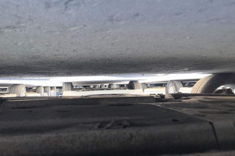 Used Buick LaCrosse 2013 2.4L SIDI Elite Comfort Version Right Side Sill