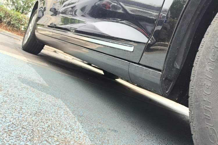 Used Buick LaCrosse 2013 2.4L SIDI Leading Comfort Version Right Side Sill