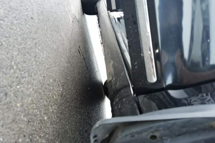 Used Buick LaCrosse 2013 2.4L SIDI Elite Comfort Version Right Side Sill