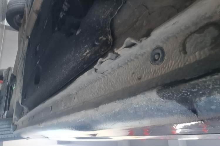 Used Buick LaCrosse 2013 2.4L SIDI Leading Comfort Version Right Side Sill