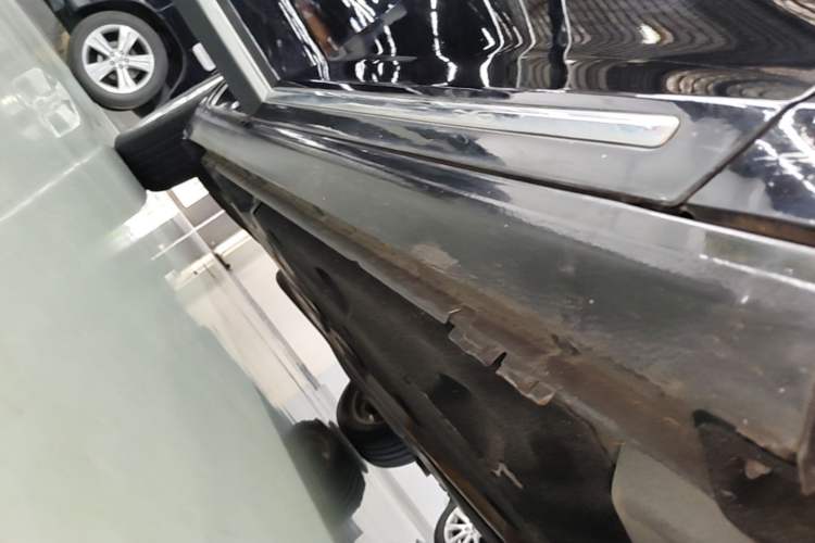 Used Buick LaCrosse 2013 2.4L SIDI Leading Comfort Version Right Side Sill