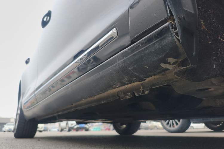 Used Buick LaCrosse 2013 2.4L SIDI Leading Comfort Version Right Side Sill
