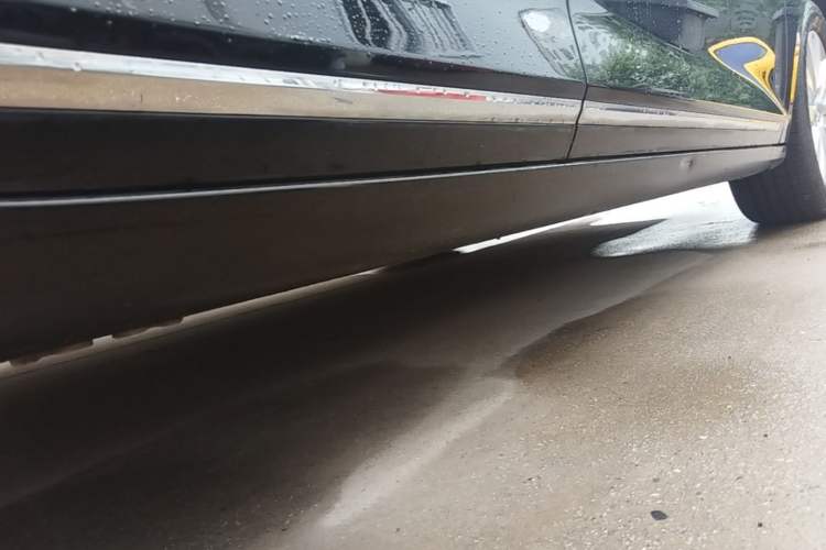 Used Buick LaCrosse 2013 2.4L SIDI Leading Comfort Version Right Side Sill