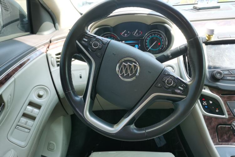 Used Buick LaCrosse 2013 2.4L SIDI Elite Comfort Version Steering Wheel