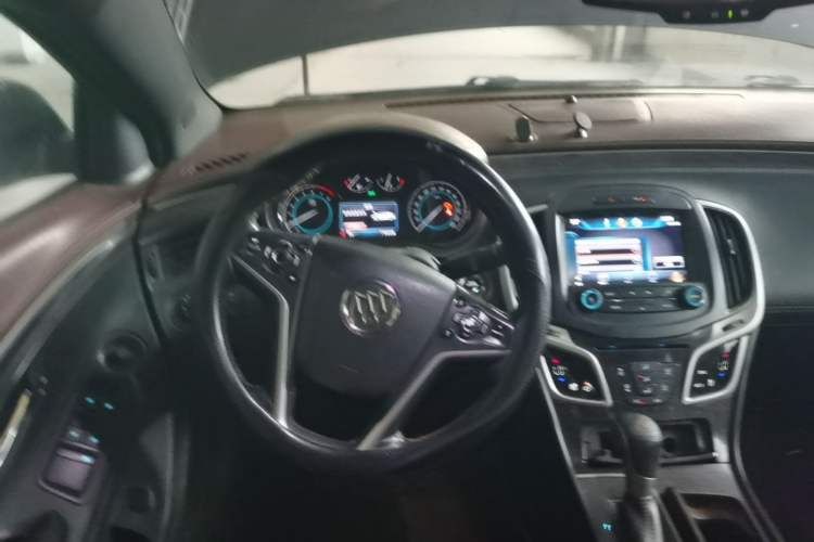 Used Buick LaCrosse 2013 2.4L SIDI Elite Comfort Version Steering Wheel