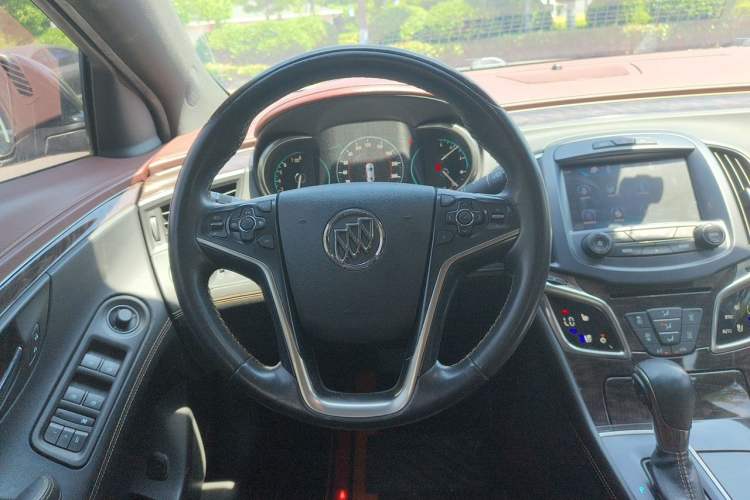 Used Buick LaCrosse 2013 3.0L SIDI V6 Smart Luxury Flagship Model Steering Wheel