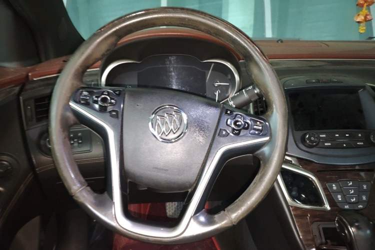 Used Buick LaCrosse 2013 3.0L SIDI V6 Smart Luxury Flagship Model Steering Wheel