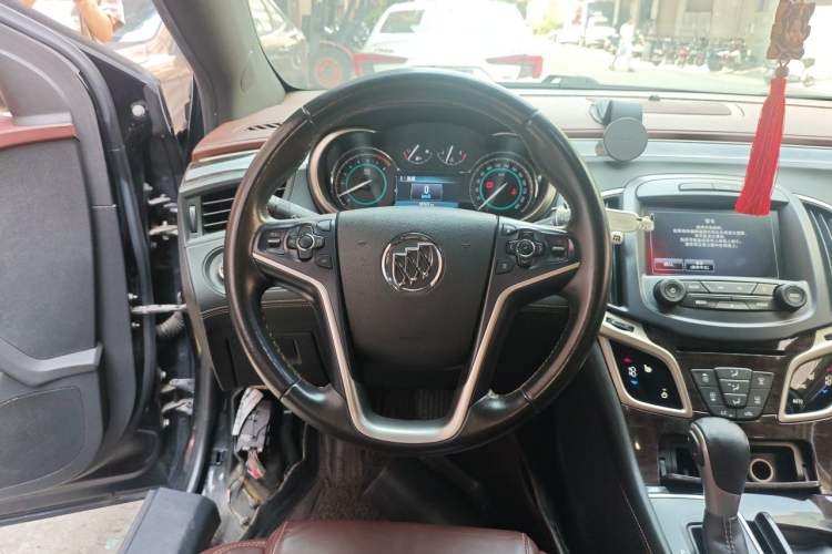 Used Buick LaCrosse 2013 2.4L SIDI Elite Comfort Version Steering Wheel