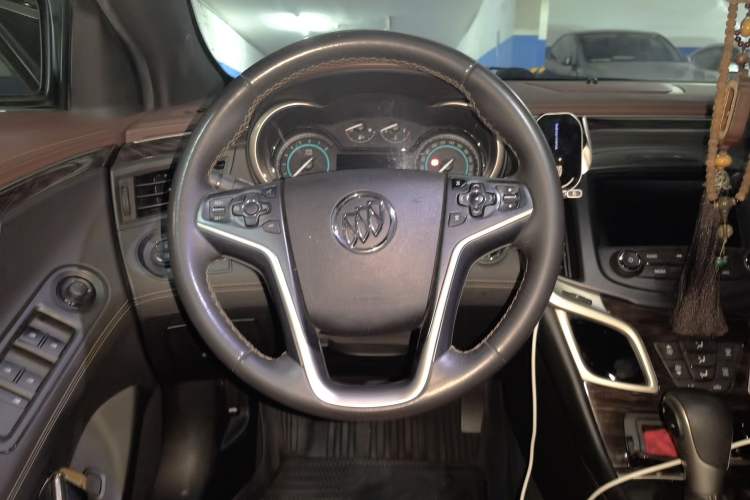 Used Buick LaCrosse 2013 2.0T SIDI Elite Tech Version Steering Wheel