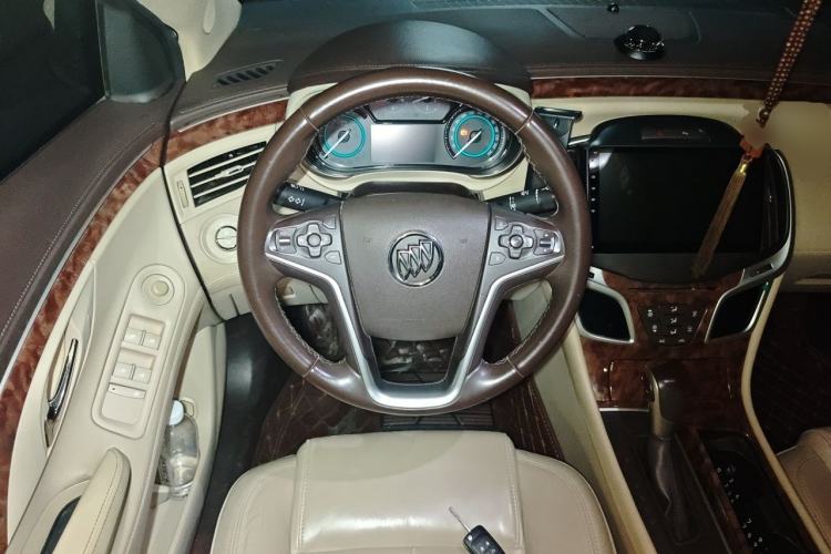 Used Buick LaCrosse 2013 2.4L SIDI Leading Comfort Version Steering Wheel