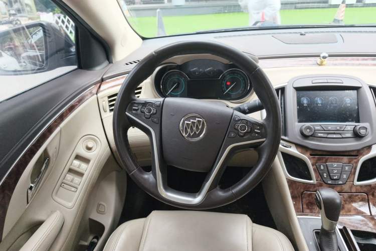 Used Buick LaCrosse 2013 2.4L SIDI Leading Comfort Version Steering Wheel