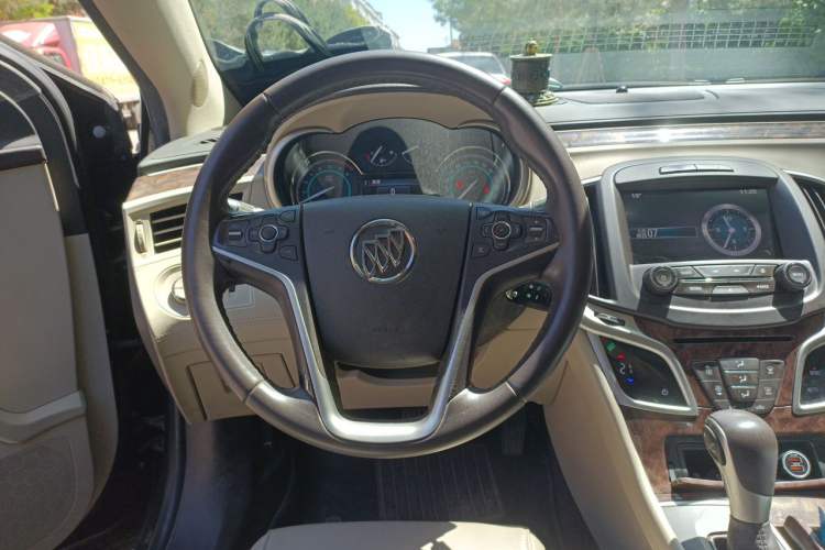 Used Buick LaCrosse 2013 2.4L SIDI Leading Comfort Version Steering Wheel