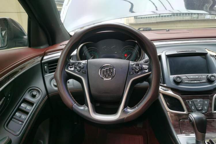 Used Buick LaCrosse 2013 2.4L SIDI Elite Comfort Version Steering Wheel
