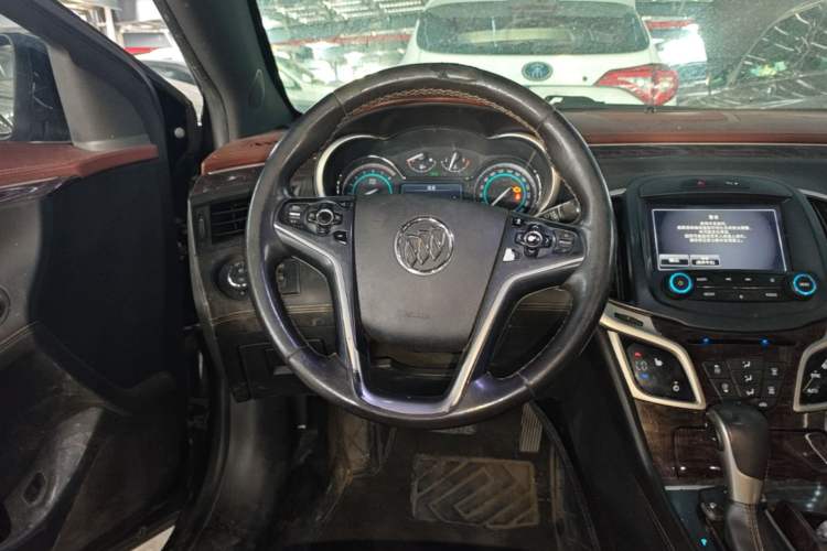 Used Buick LaCrosse 2013 2.4L SIDI Elite Comfort Version Steering Wheel