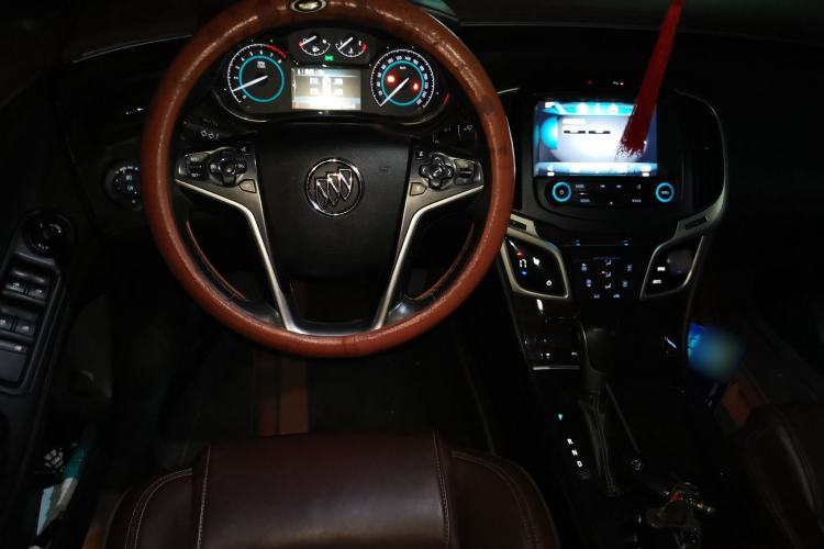 Used Buick LaCrosse 2013 2.4L SIDI Elite Comfort Version Steering Wheel