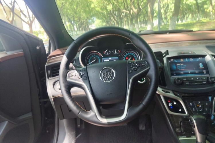 Used Buick LaCrosse 2013 2.4L SIDI Elite Comfort Version Steering Wheel
