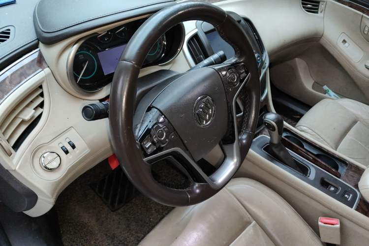 Used Buick LaCrosse 2013 2.4L SIDI Leading Comfort Version Steering Wheel