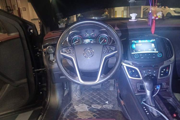 Used Buick LaCrosse 2013 2.4L SIDI Elite Comfort Version Steering Wheel