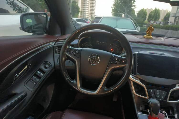 Used Buick LaCrosse 2013 2.4L SIDI Elite Comfort Version Steering Wheel