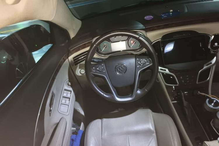 Used Buick LaCrosse 2013 2.4L SIDI Leading Comfort Version Steering Wheel
