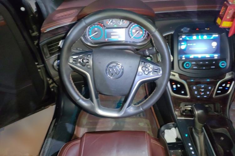 Used Buick LaCrosse 2013 2.4L SIDI Elite Comfort Version Steering Wheel