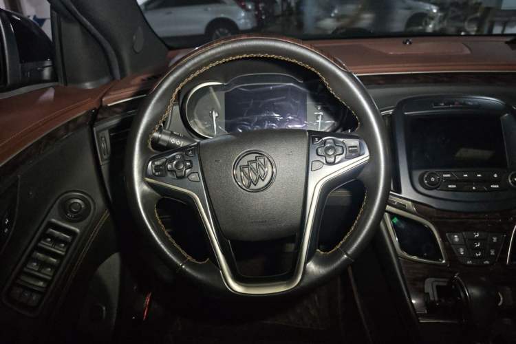Used Buick LaCrosse 2013 2.0T SIDI Smart Luxury Flagship Edition Steering Wheel