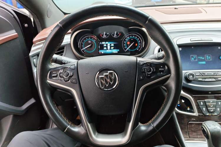 Used Buick LaCrosse 2013 2.4L SIDI Elite Comfort Version Steering Wheel