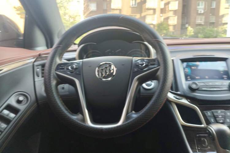 Used Buick LaCrosse 2013 2.4L SIDI Elite Comfort Version Steering Wheel