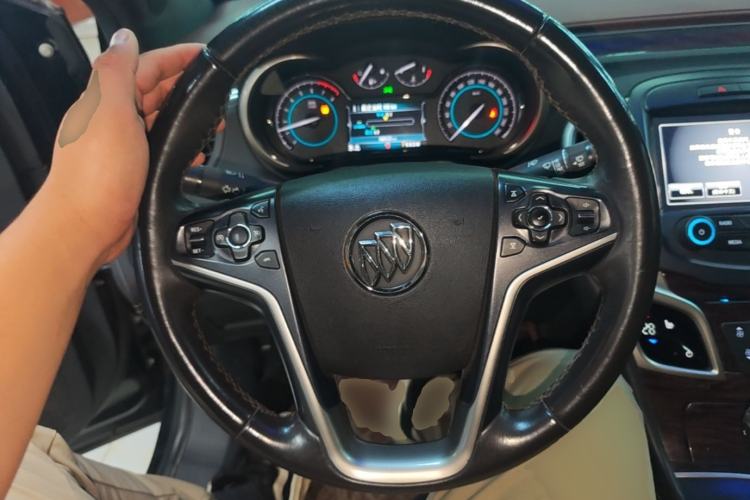 Used Buick LaCrosse 2013 2.4L SIDI Elite Comfort Version Steering Wheel