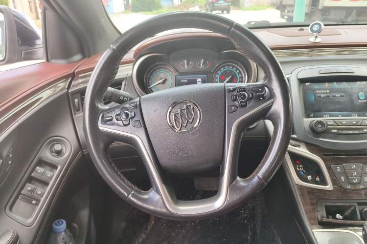 Used Buick LaCrosse 2013 2.4L SIDI Elite Comfort Version Steering Wheel