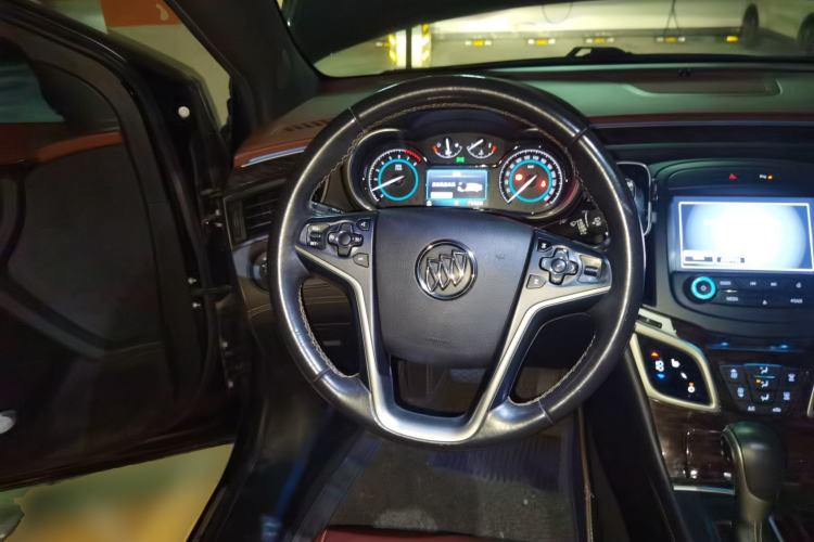 Used Buick LaCrosse 2013 2.4L SIDI Elite Comfort Version Steering Wheel