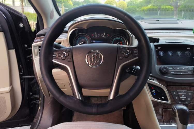 Used Buick LaCrosse 2013 2.4L SIDI Leading Comfort Version Steering Wheel