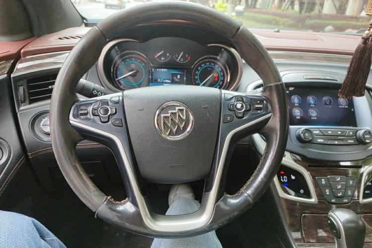 Used Buick LaCrosse 2013 2.4L SIDI Elite Comfort Version Steering Wheel