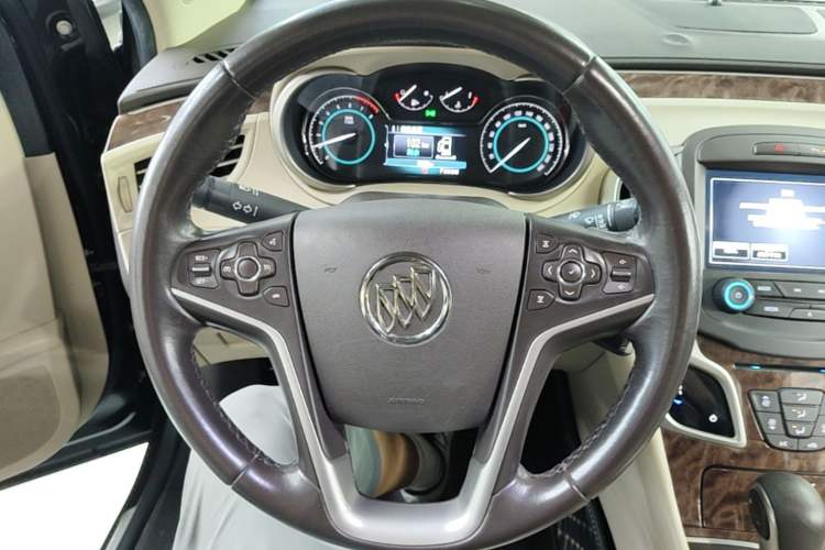 Used Buick LaCrosse 2013 2.4L SIDI Leading Comfort Version Steering Wheel