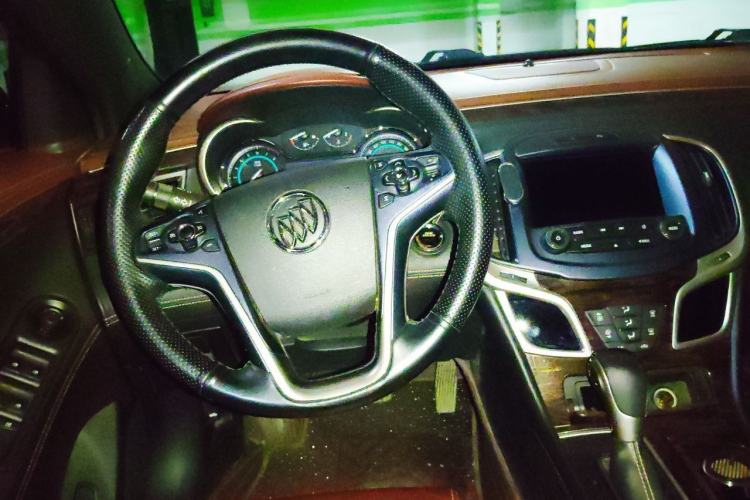 Used Buick LaCrosse 2013 2.4L SIDI Elite Comfort Version Steering Wheel