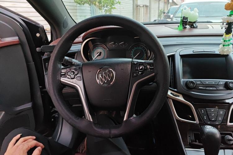 Used Buick LaCrosse 2013 2.4L SIDI Elite Comfort Version Steering Wheel