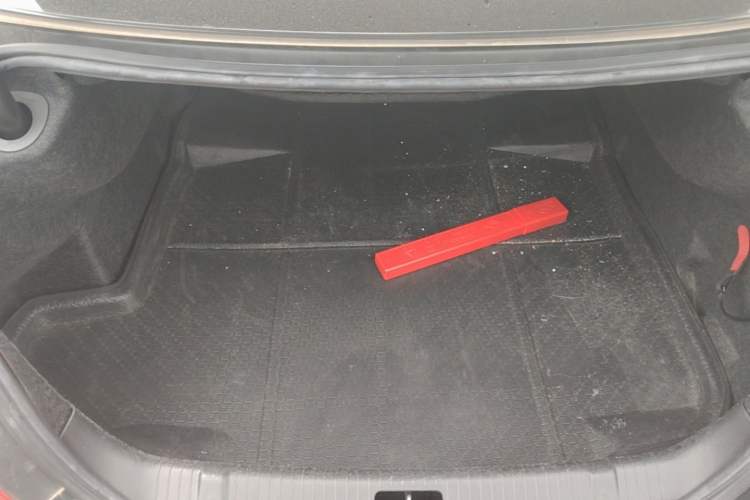 Used Buick LaCrosse 2013 2.4L SIDI Leading Comfort Version Trunk