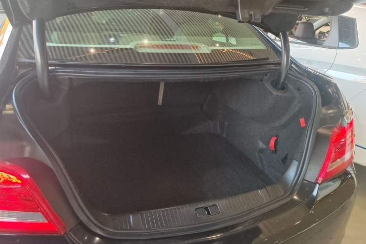 Used Buick LaCrosse 2013 2.4L SIDI Leading Comfort Version Trunk