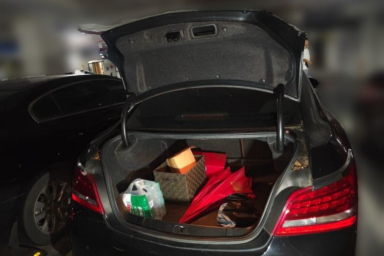 Used Buick LaCrosse 2013 2.4L SIDI Elite Comfort Version Trunk