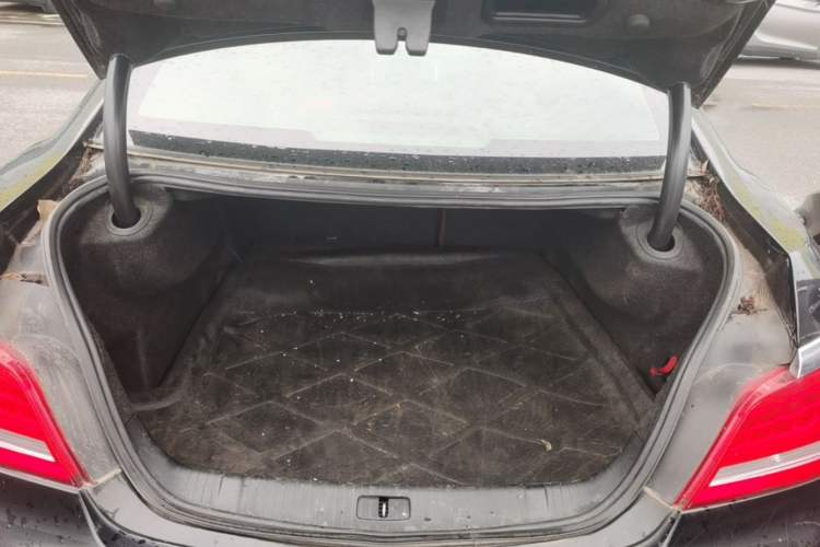 Used Buick LaCrosse 2013 2.4L SIDI Elite Comfort Version Trunk