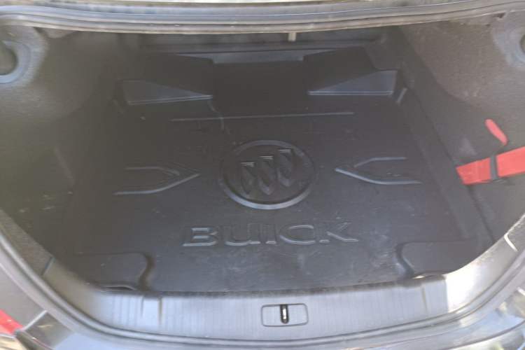 Used Buick LaCrosse 2013 2.4L SIDI Leading Comfort Version Trunk