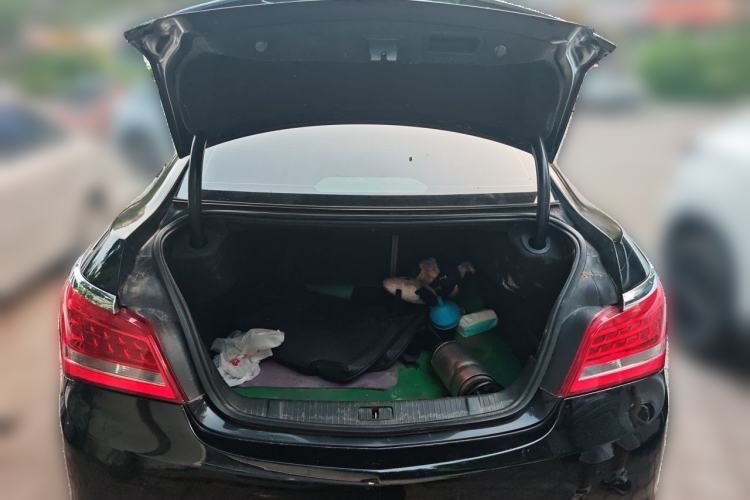 Used Buick LaCrosse 2013 2.4L SIDI Elite Comfort Version Trunk